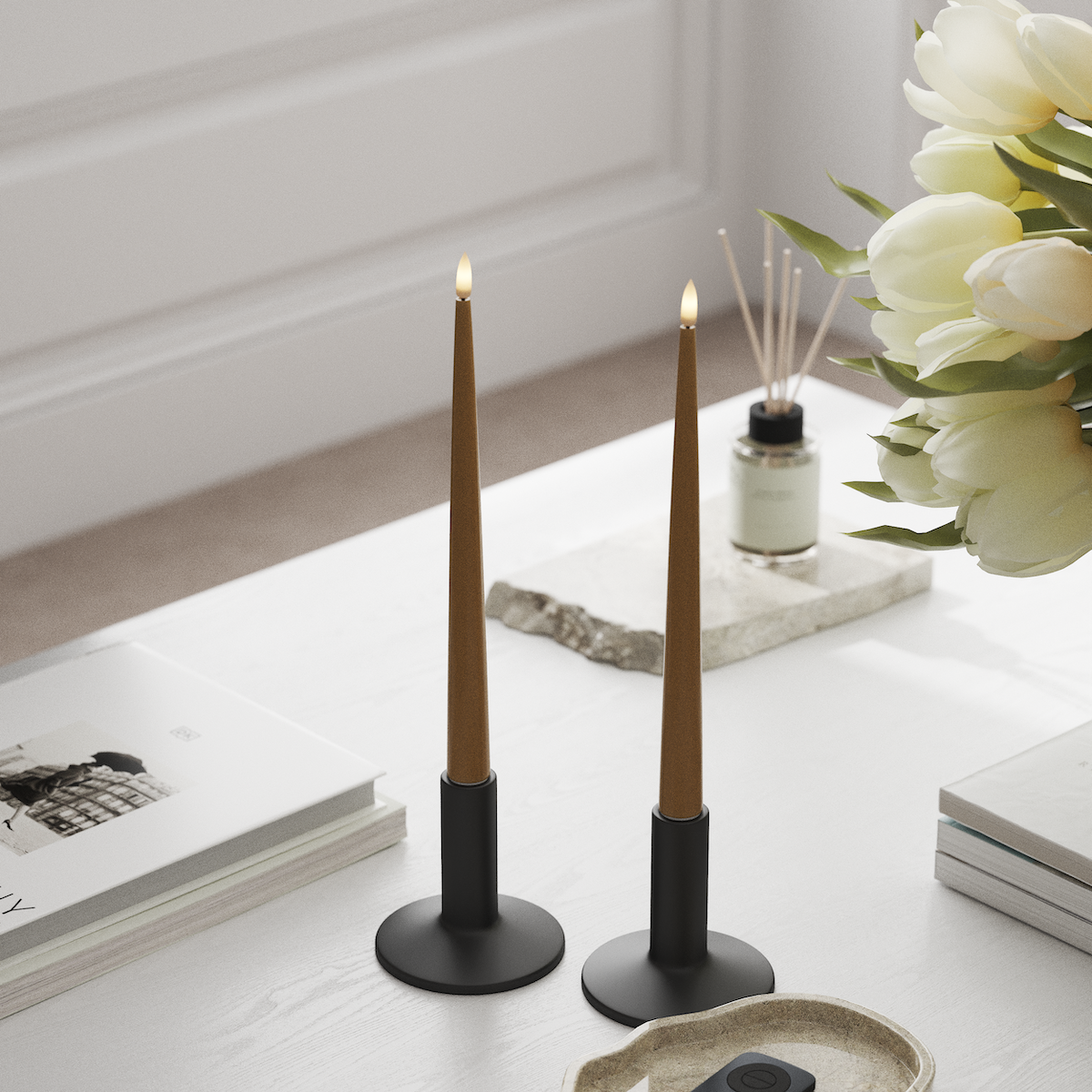 Deluxe Homeart LEDs Vela afilada com Laca, 2 peças 28 cm Caril LEDs Vela afilada 1