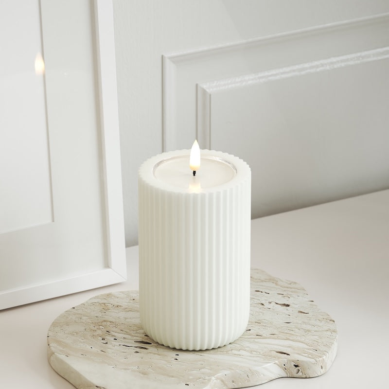 Unique Candles Unique Lampa cu canal cu LED D 8 x 12,5 cm Alb